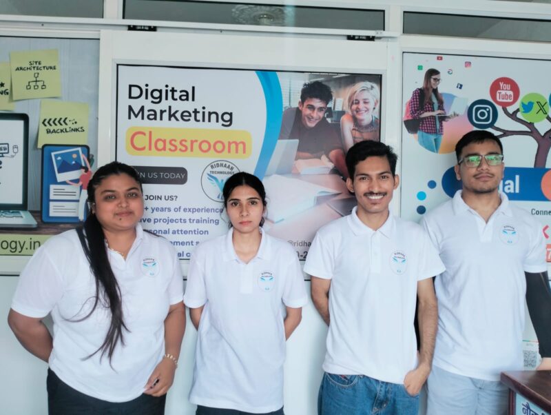 digital marketing course students